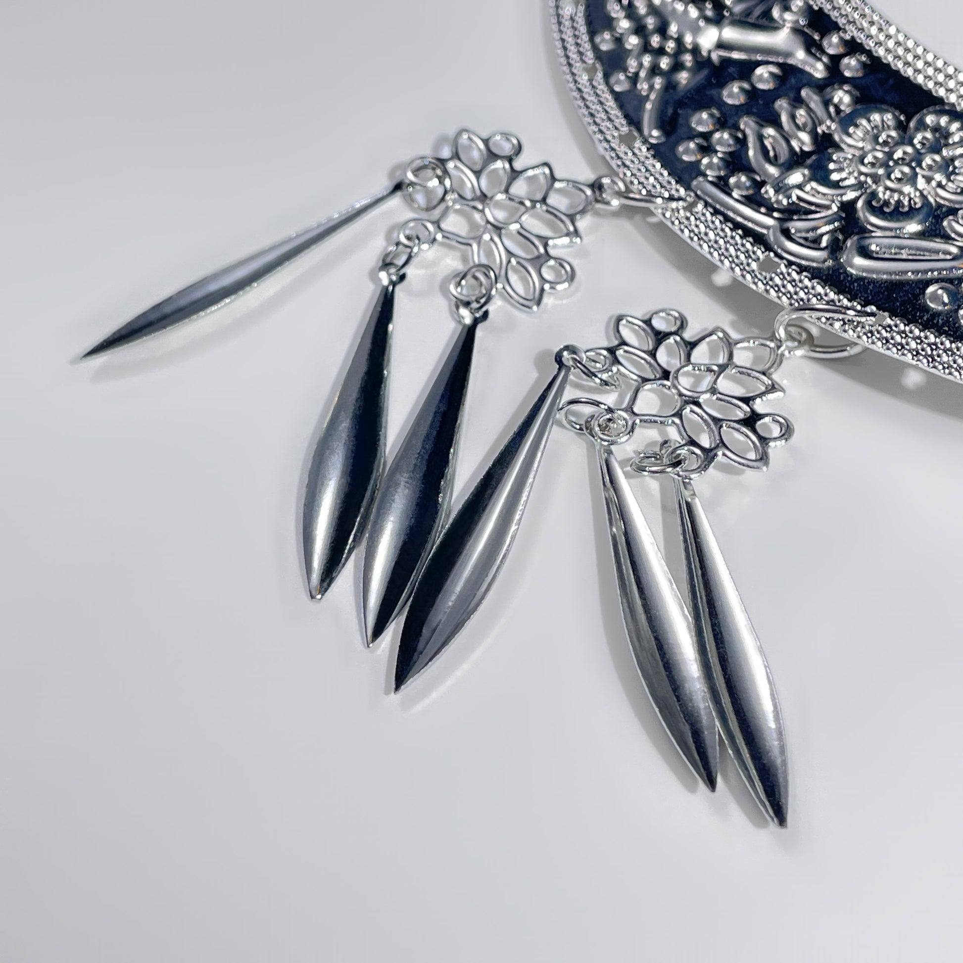 Feather of the Moon – Hair Pin