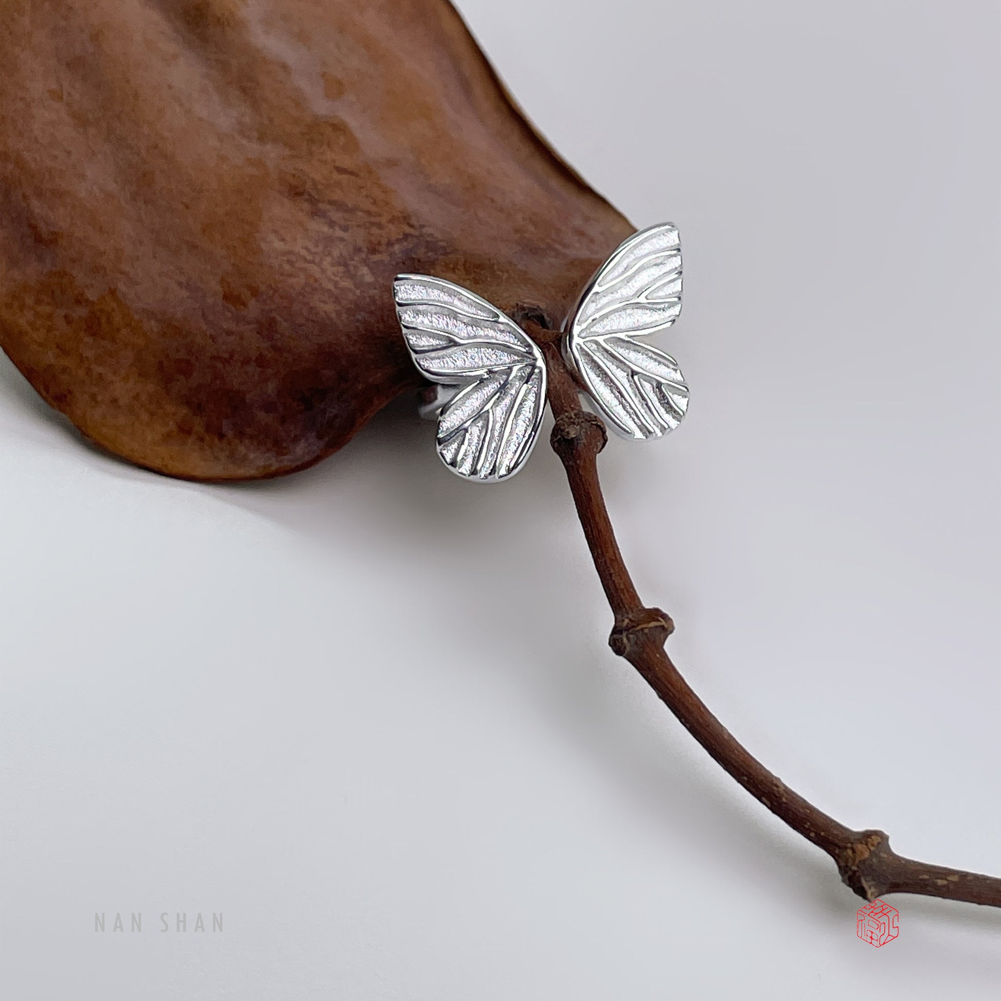 Wander Out – Ring